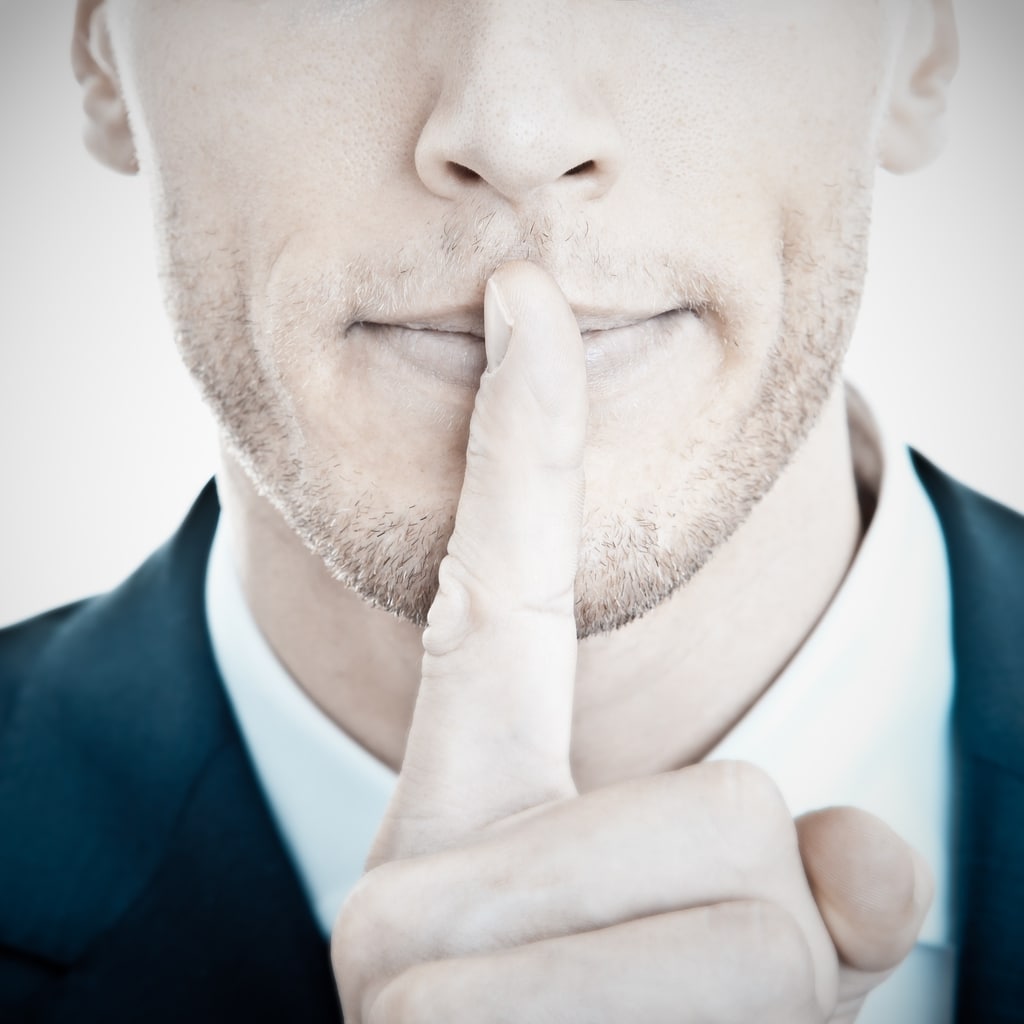 Le super vendeur utilise la force du silence dans son entretien de vente.